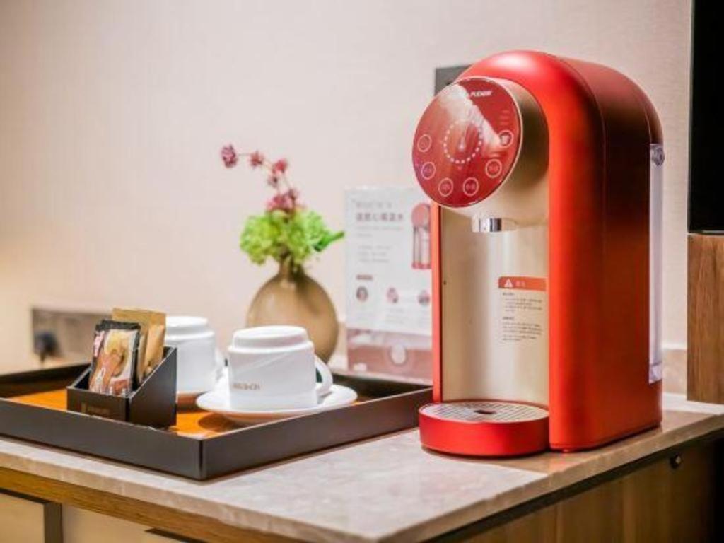 Pudong Xinjinqiao Road Hotel 3*
